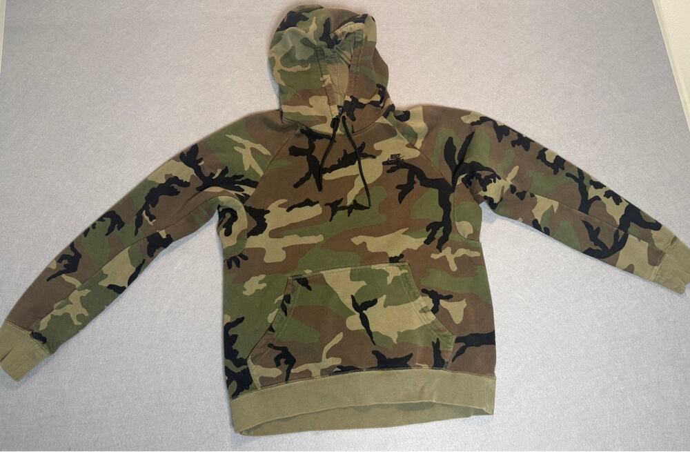 Nike SB Camo Hooded Sweatshirt size M